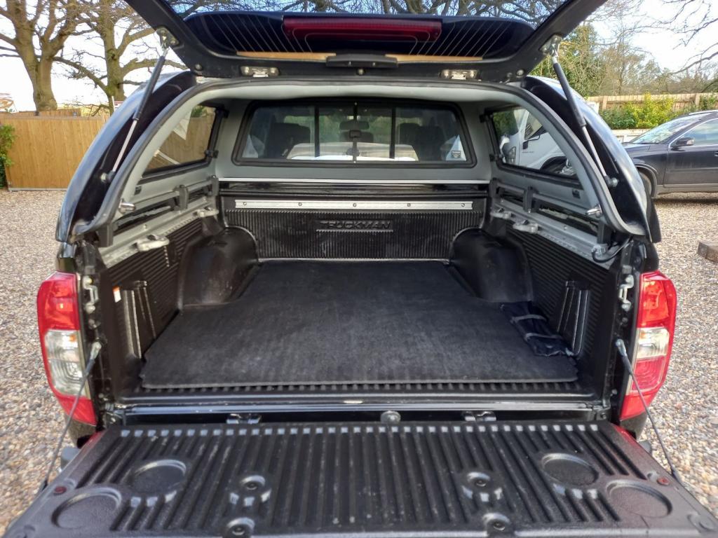 NISSAN NAVARA
