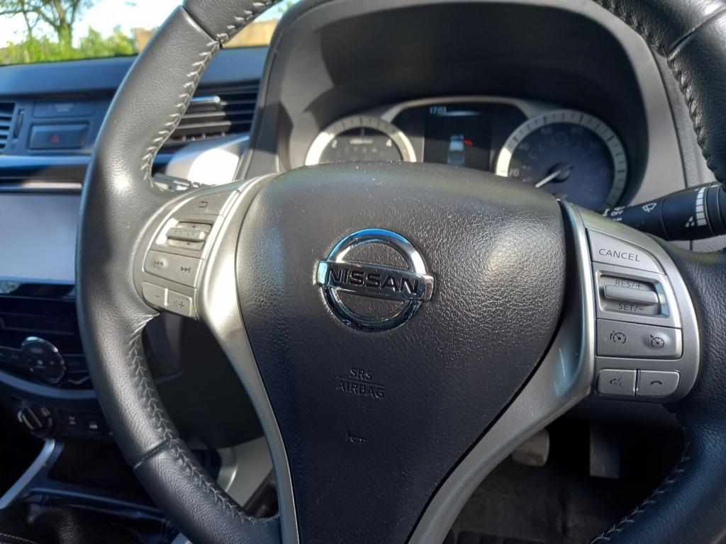 NISSAN NAVARA