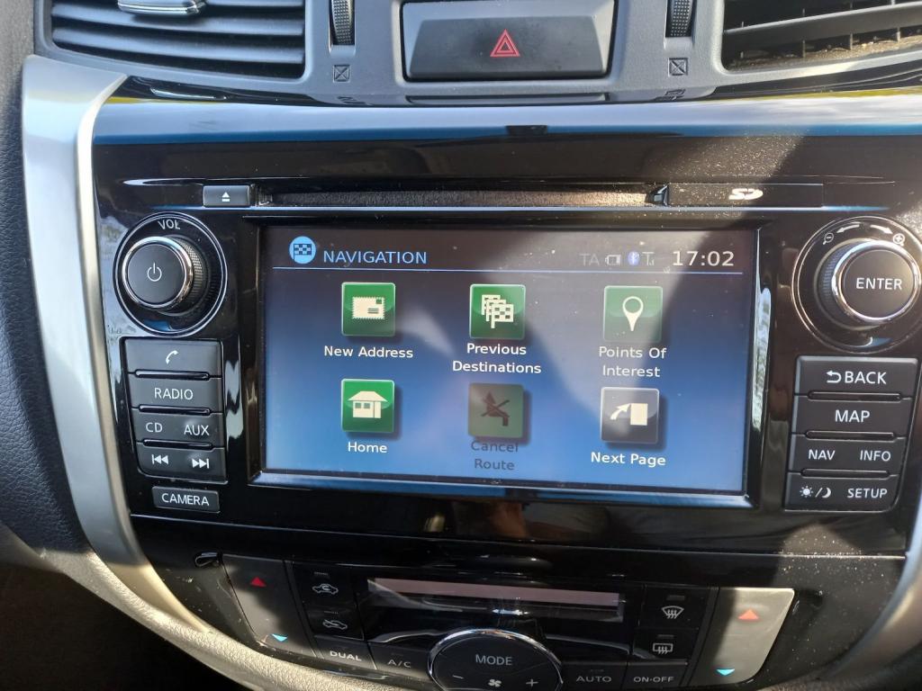 NISSAN NAVARA