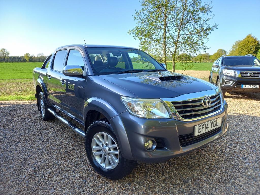 View TOYOTA HILUX INVINCIBLE 4X4 D-4D DCB