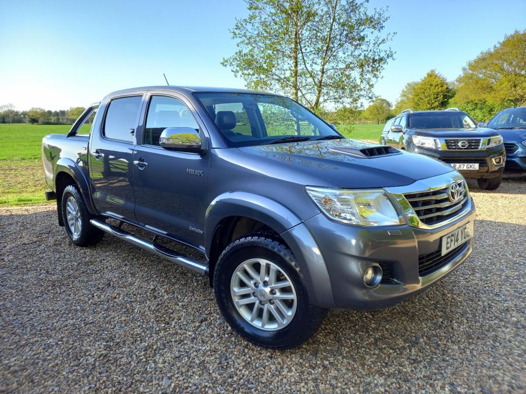TOYOTA HILUX