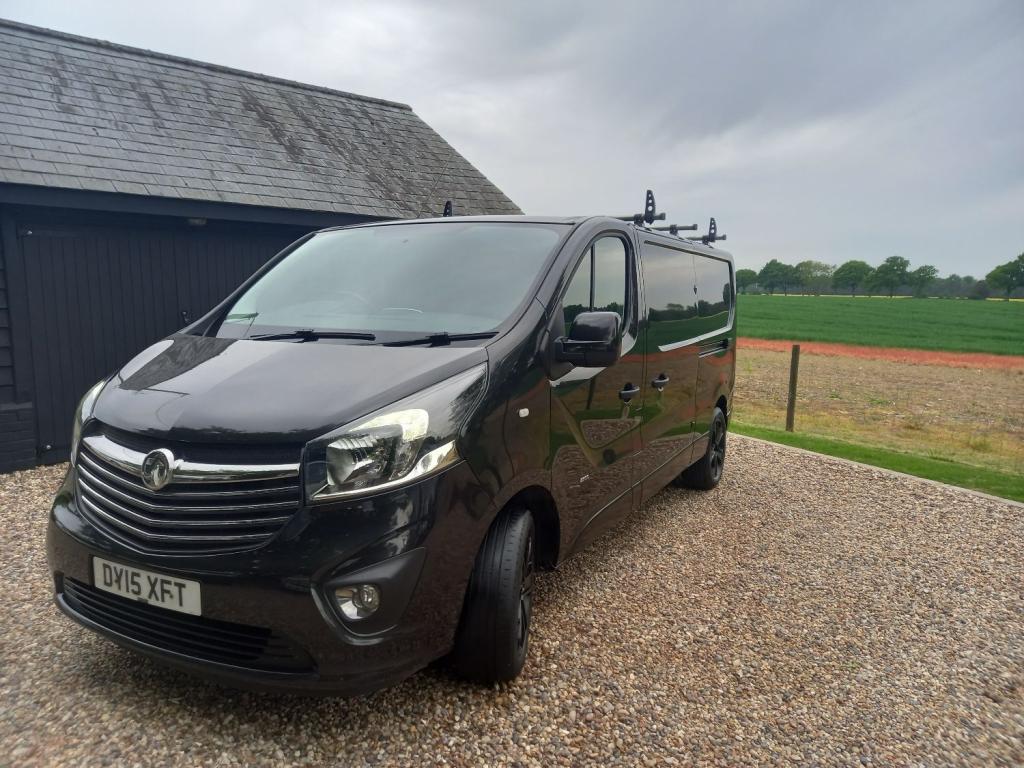 VAUXHALL VIVARO