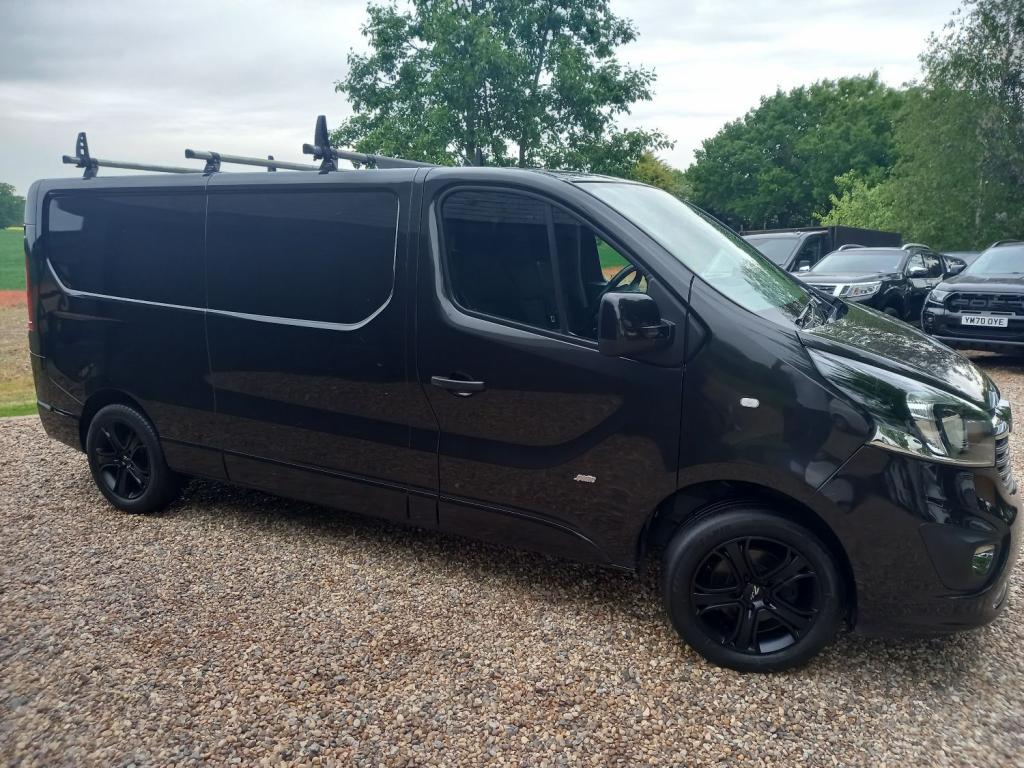 VAUXHALL VIVARO