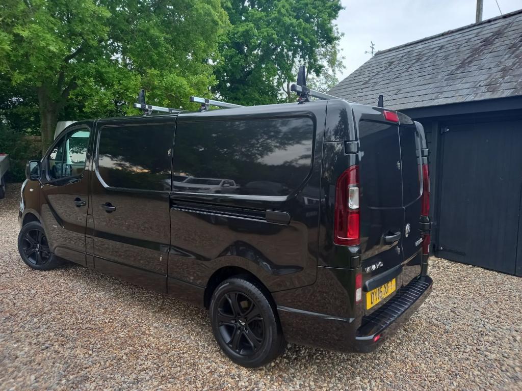 VAUXHALL VIVARO