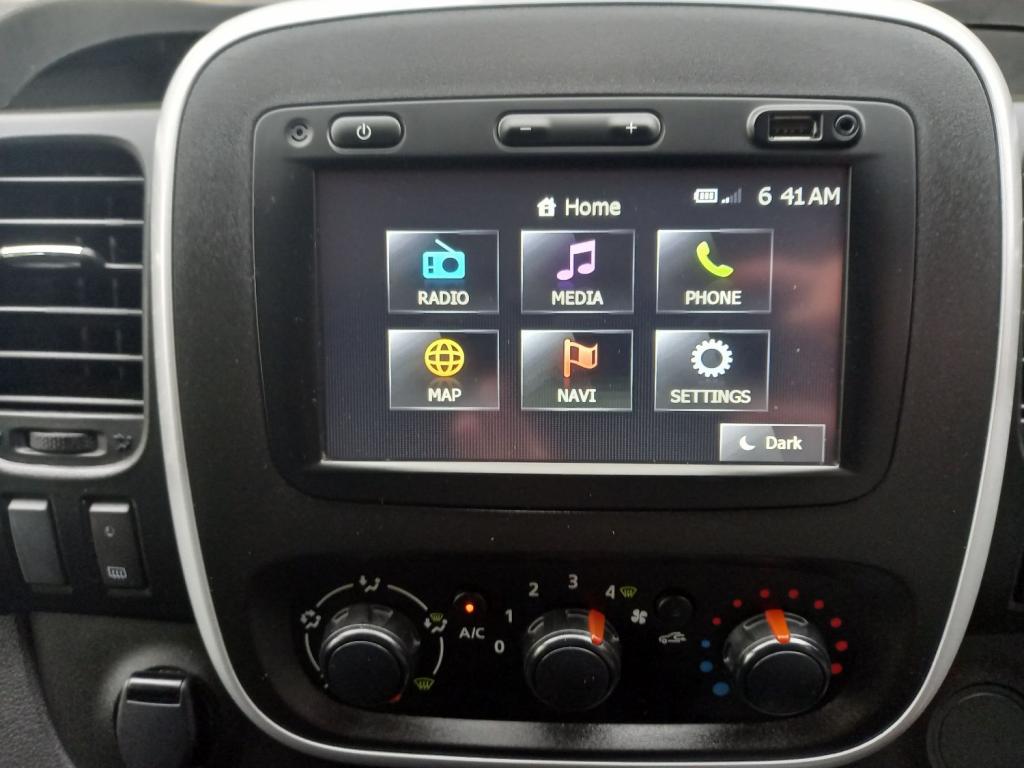 VAUXHALL VIVARO