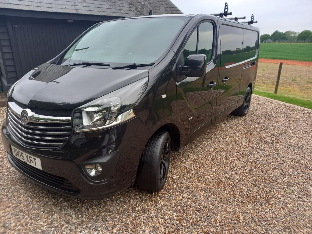 VAUXHALL VIVARO