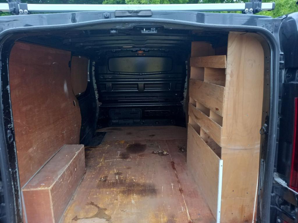 VAUXHALL VIVARO