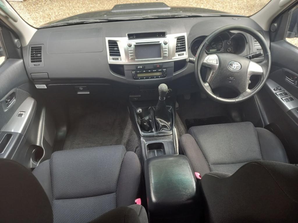 TOYOTA HILUX