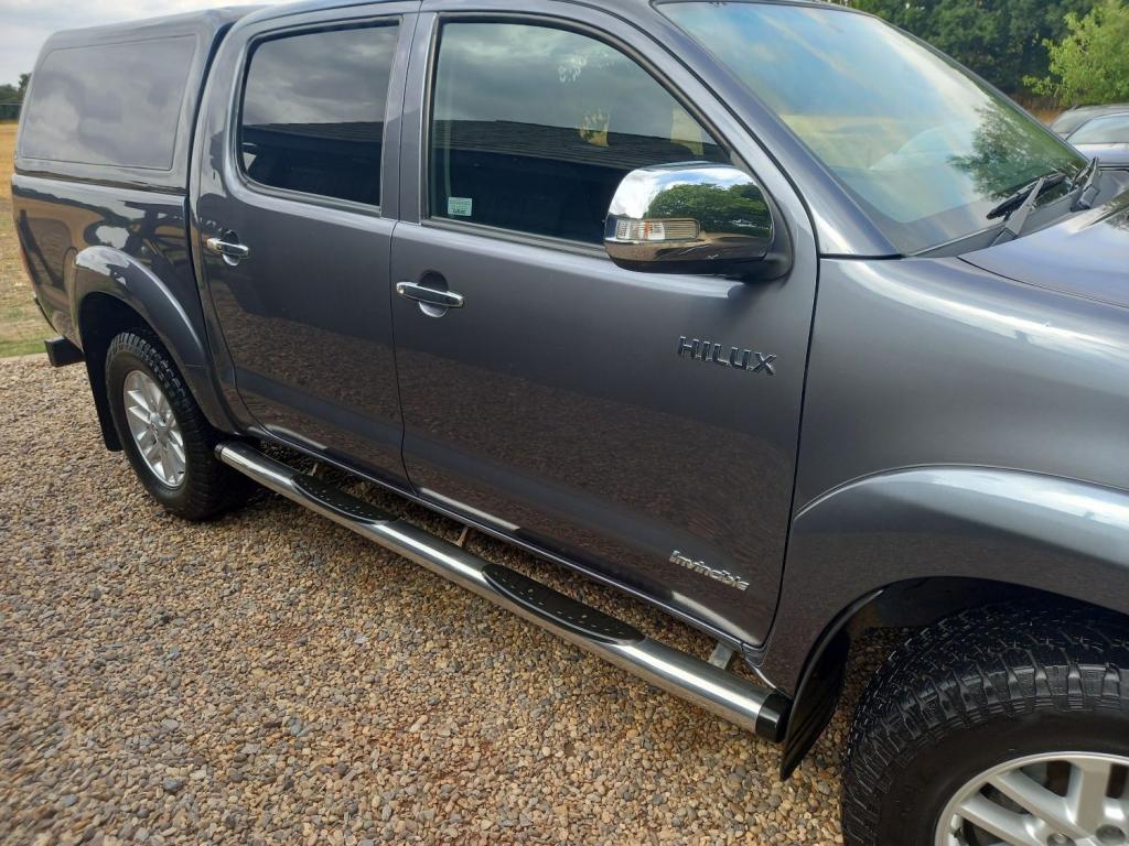 TOYOTA HILUX