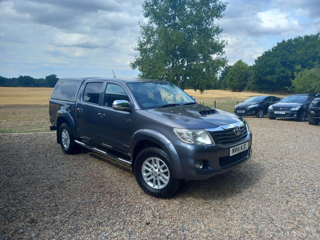 TOYOTA HILUX