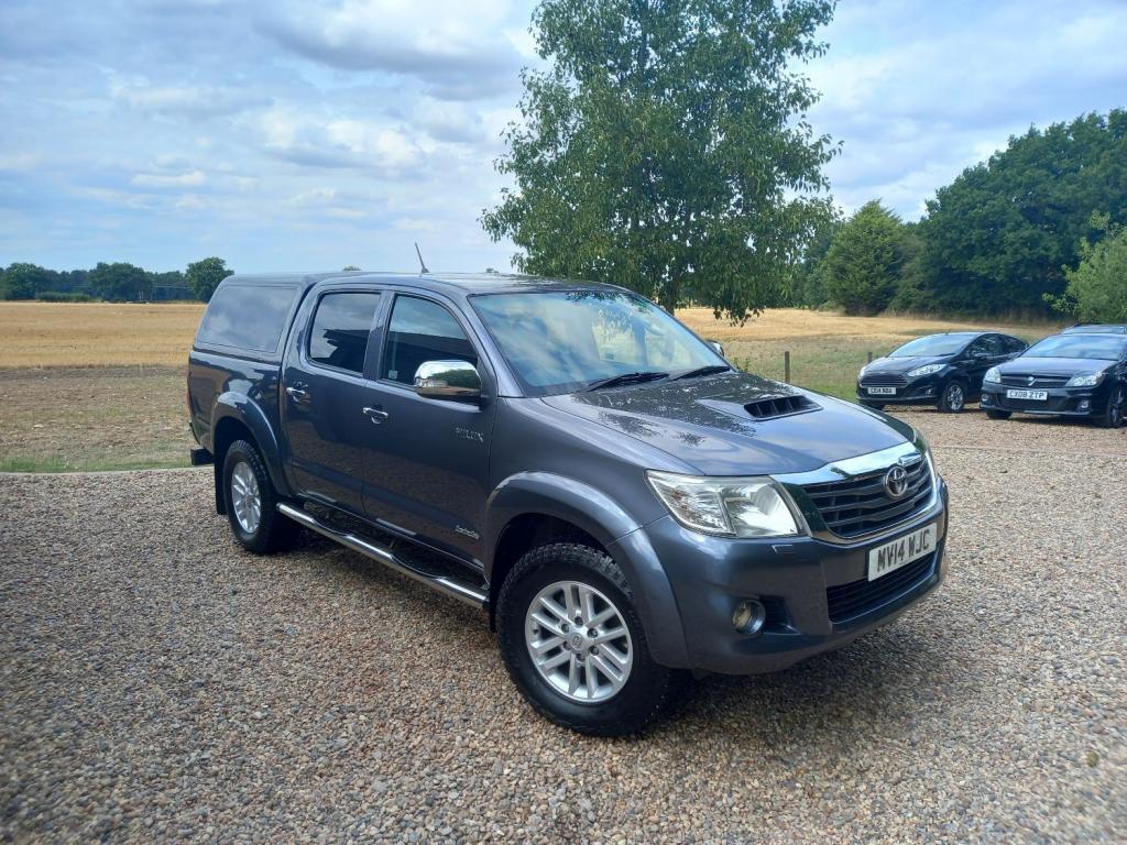 TOYOTA HILUX