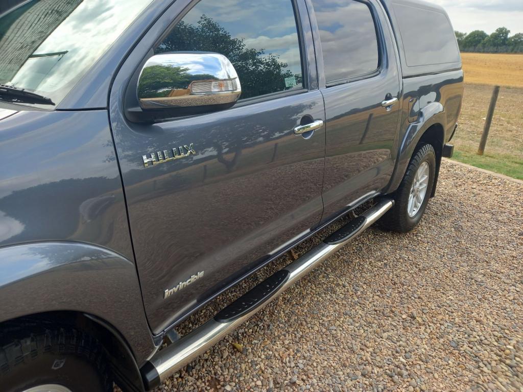 TOYOTA HILUX