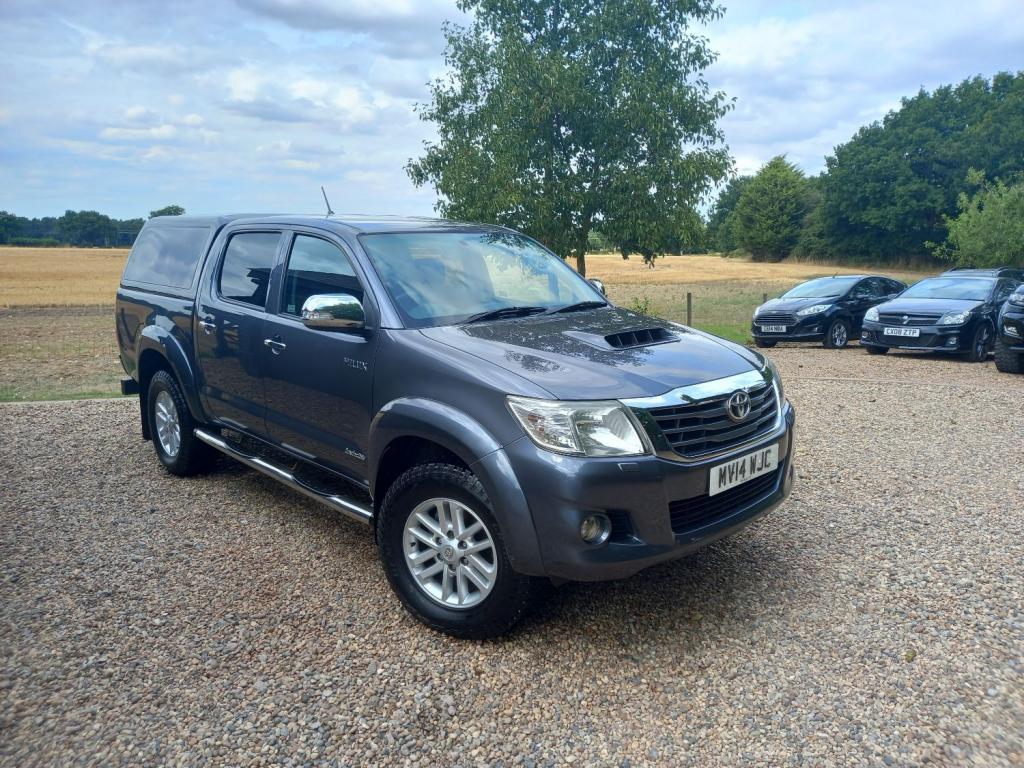 View TOYOTA HILUX INVINCIBLE 4X4 D-4D DCB