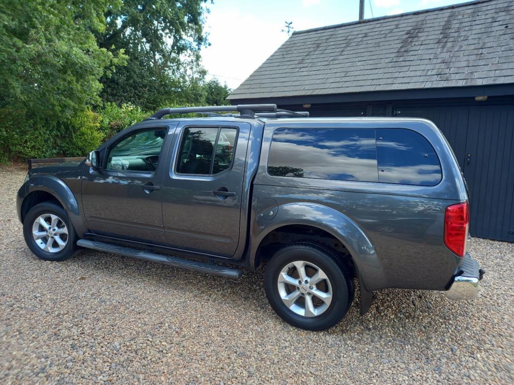 NISSAN NAVARA