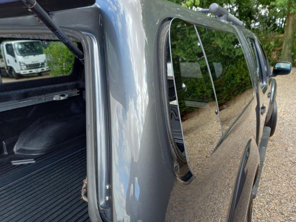 NISSAN NAVARA