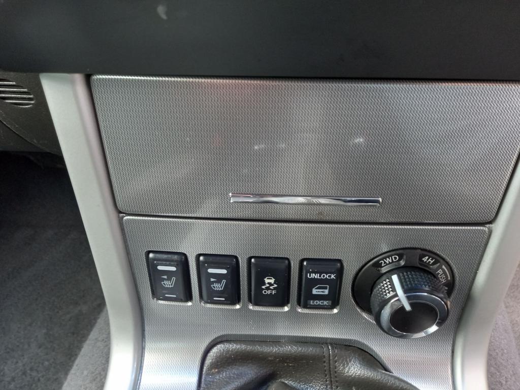NISSAN NAVARA