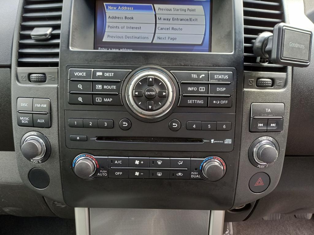 NISSAN NAVARA