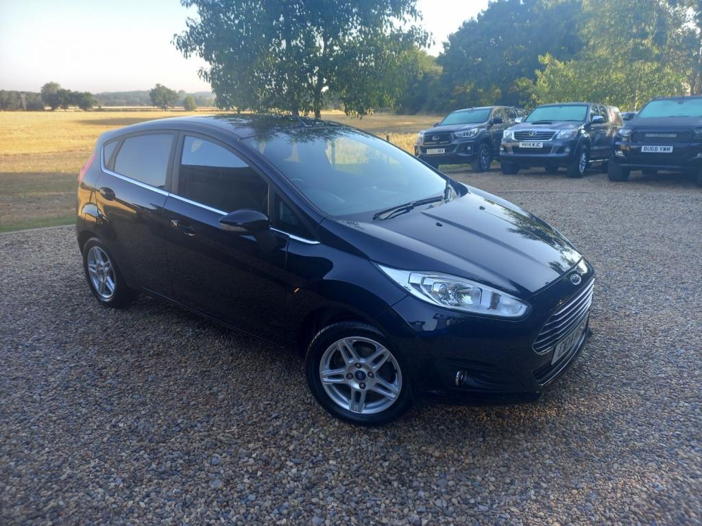 View FORD FIESTA 1.0T EcoBoost Zetec Hatchback 5dr