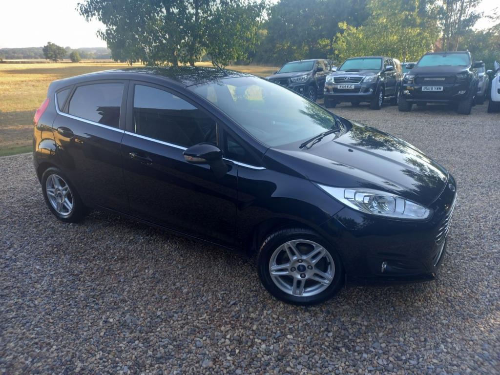 View FORD FIESTA 1.0T EcoBoost Zetec Hatchback 5dr