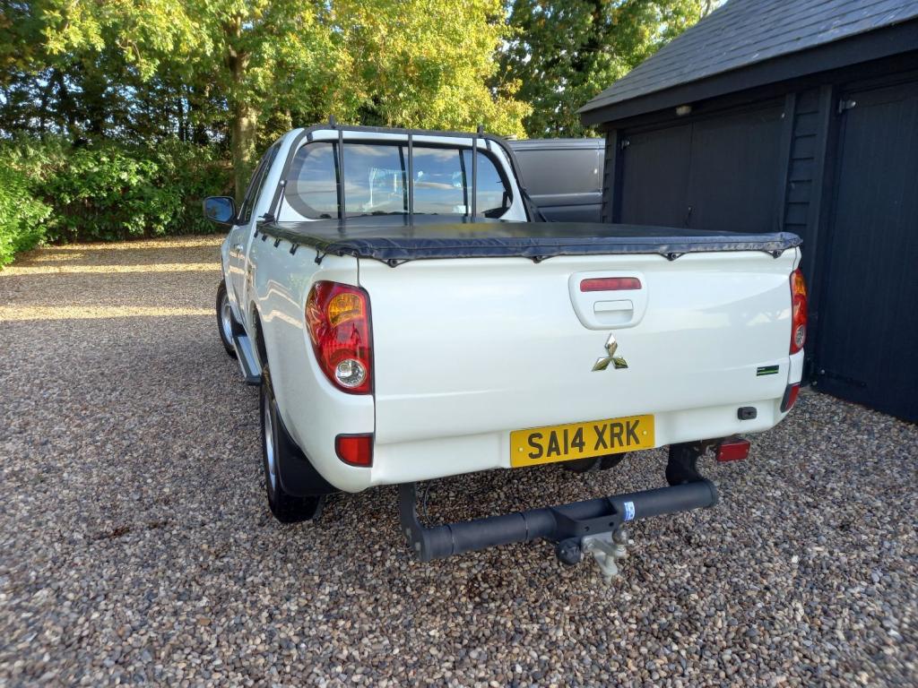 MITSUBISHI L200