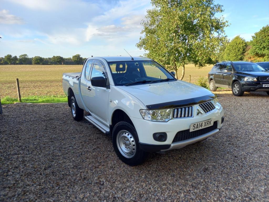 View MITSUBISHI L200 DI-D 4X4 4LIFE CLUB CAB