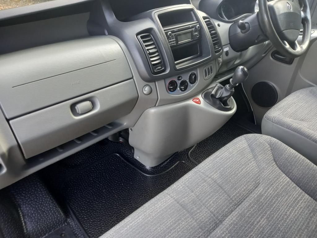 RENAULT TRAFIC