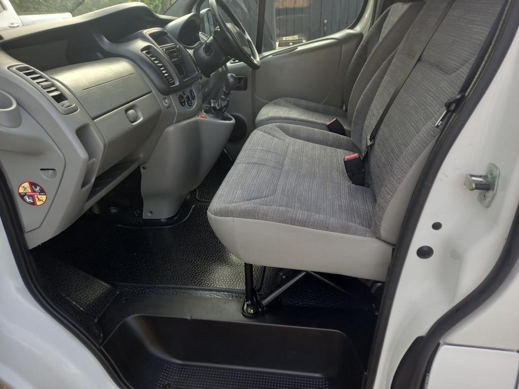 RENAULT TRAFIC