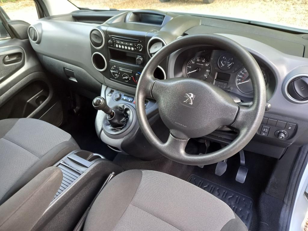 PEUGEOT PARTNER