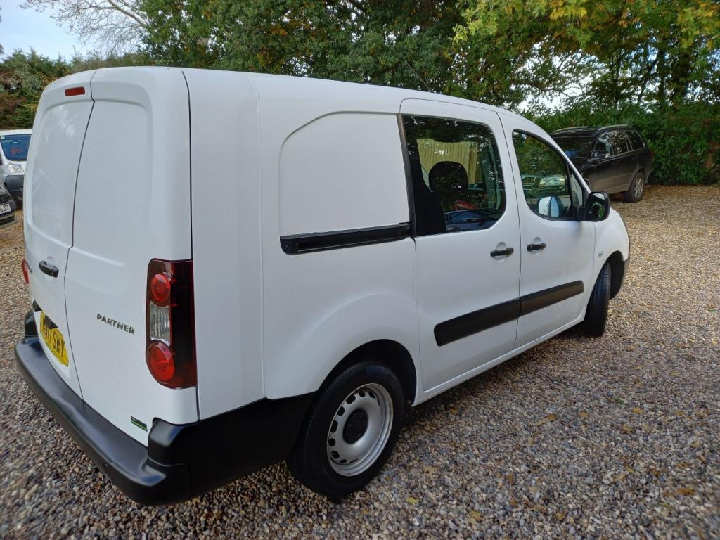PEUGEOT PARTNER