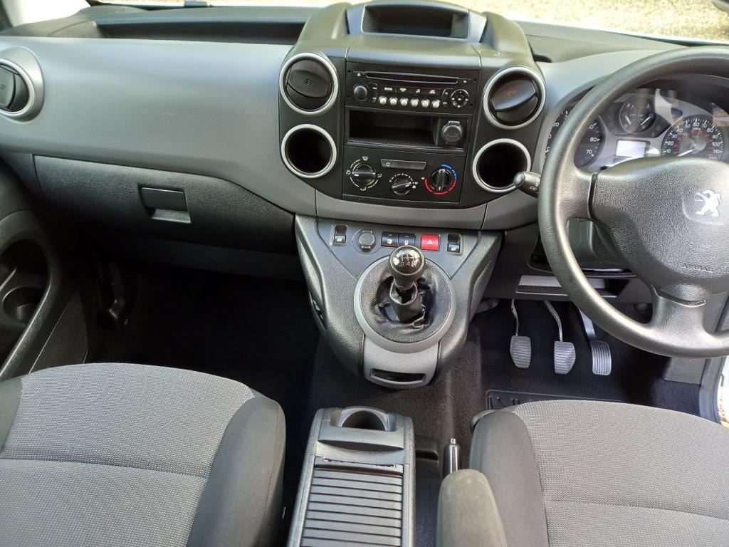 PEUGEOT PARTNER