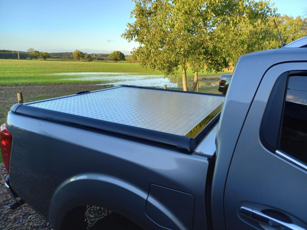 NISSAN NAVARA