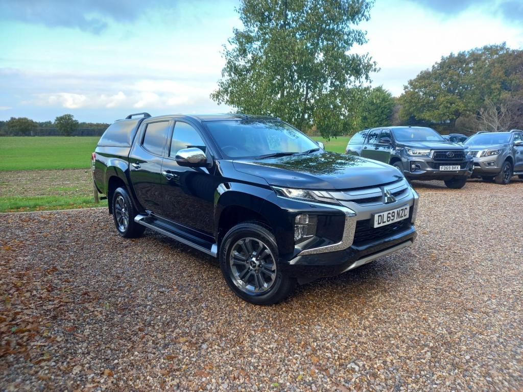 MITSUBISHI L200