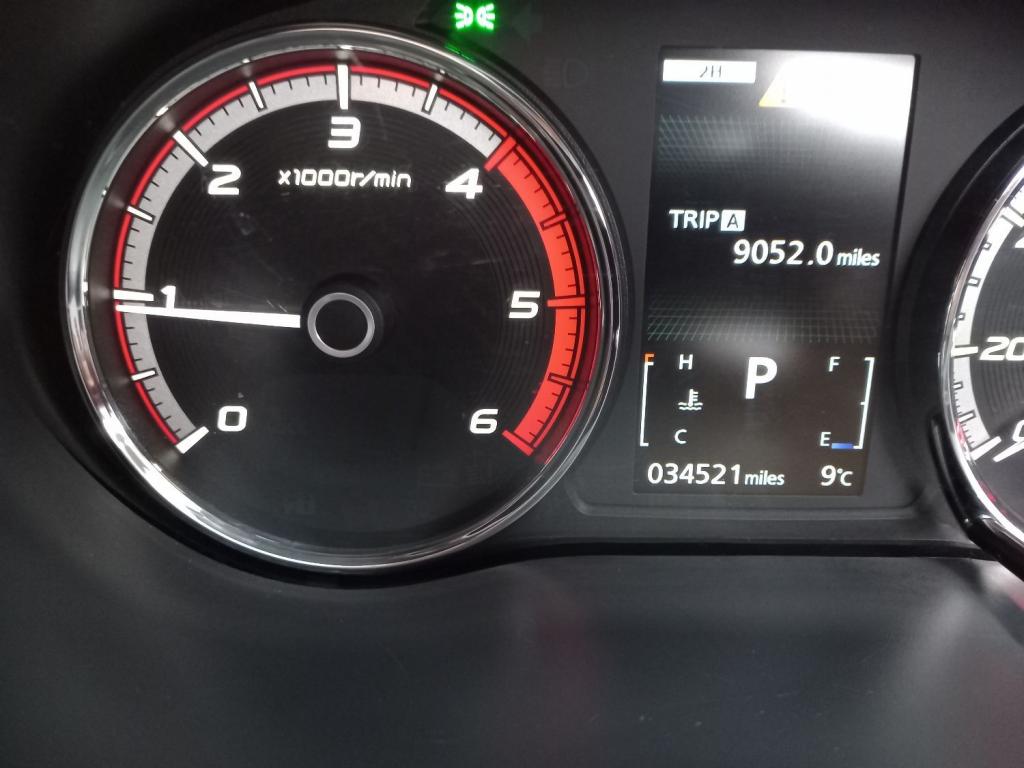 MITSUBISHI L200