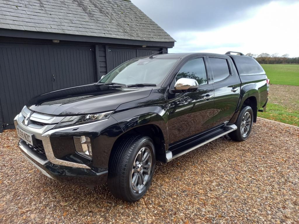 MITSUBISHI L200