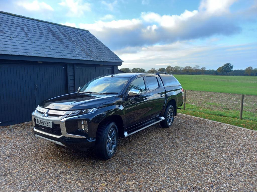 MITSUBISHI L200