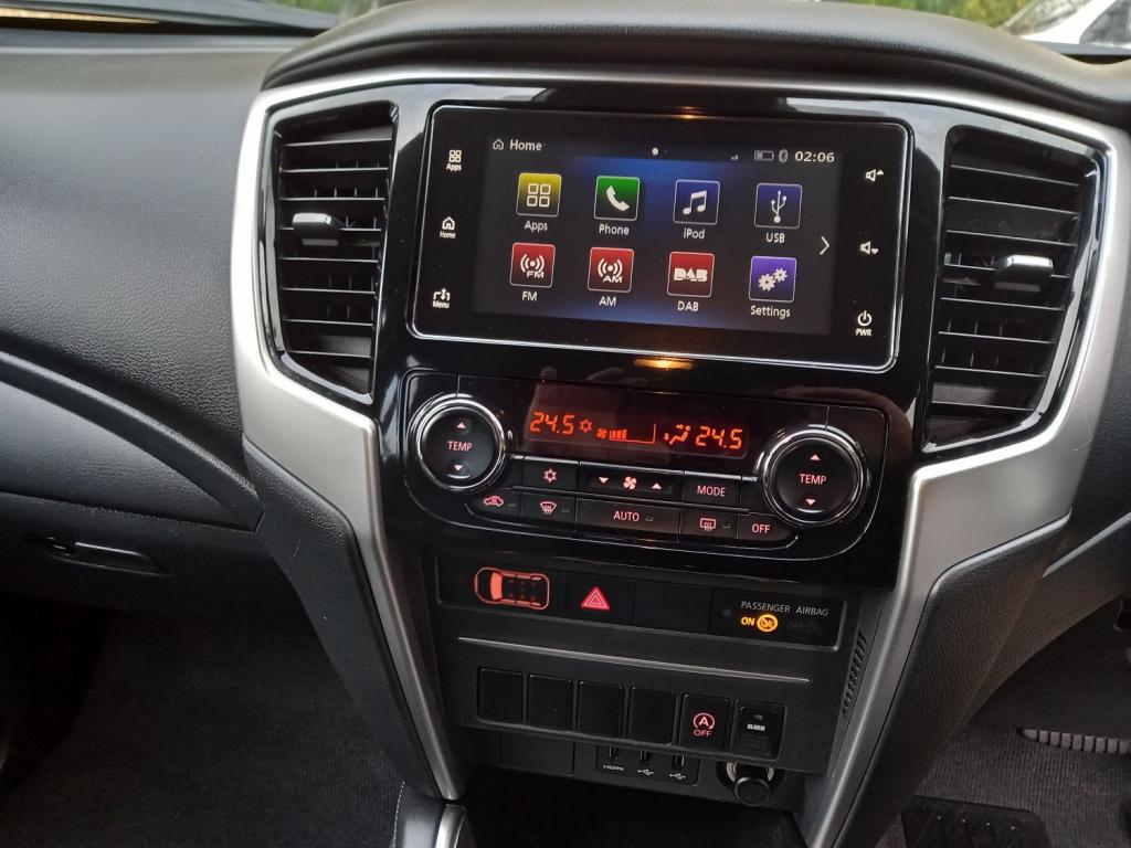 MITSUBISHI L200