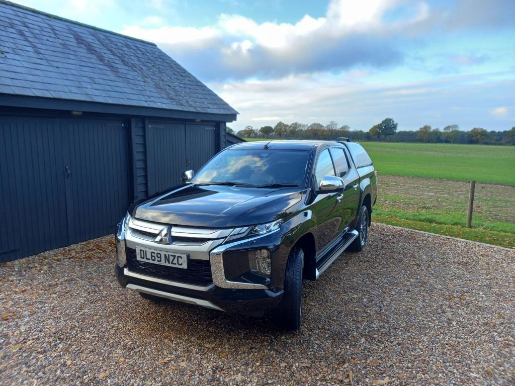 MITSUBISHI L200