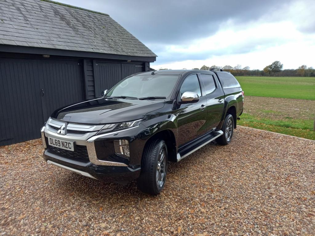 MITSUBISHI L200