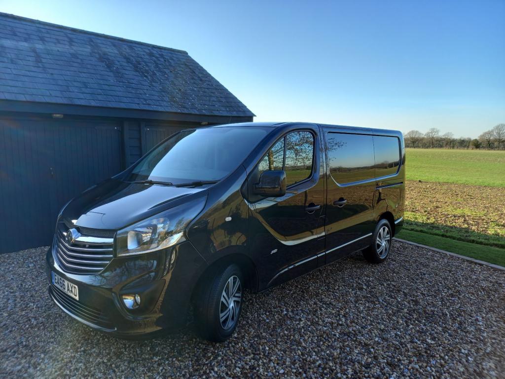 VAUXHALL VIVARO