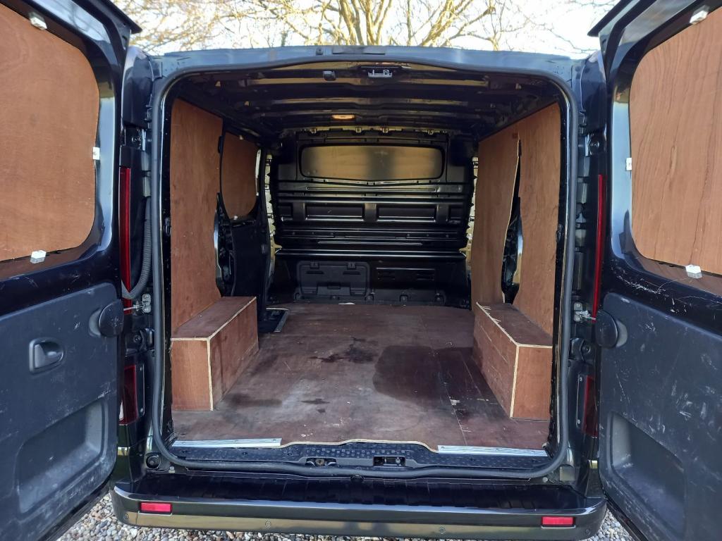 VAUXHALL VIVARO