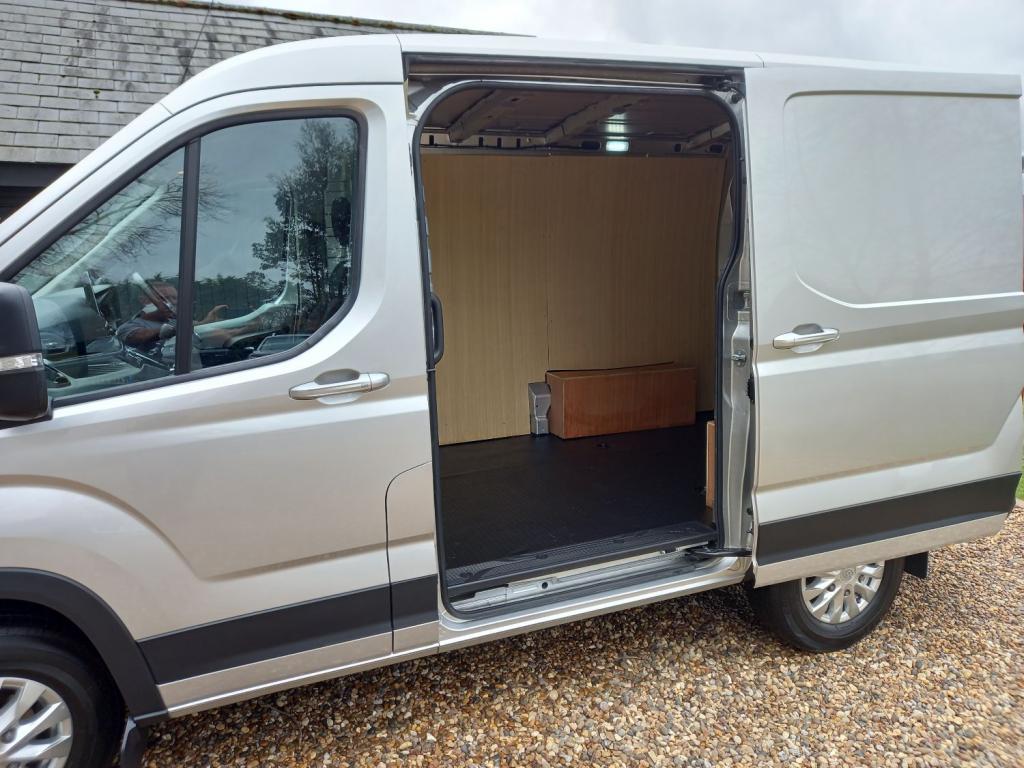MAXUS DELIVER 9