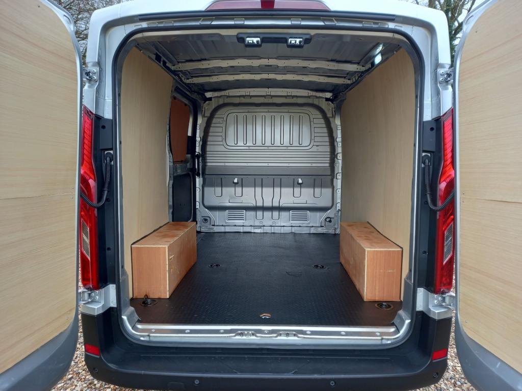 MAXUS DELIVER 9