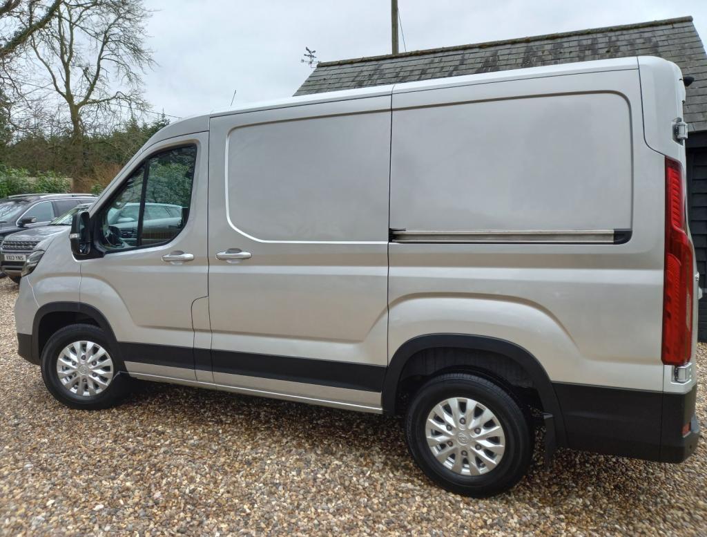 MAXUS DELIVER 9