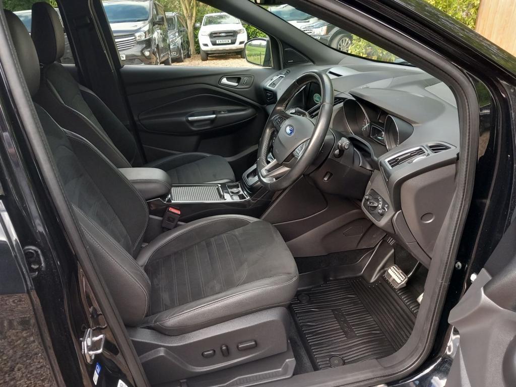 FORD KUGA