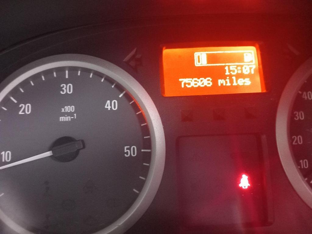 VAUXHALL VIVARO