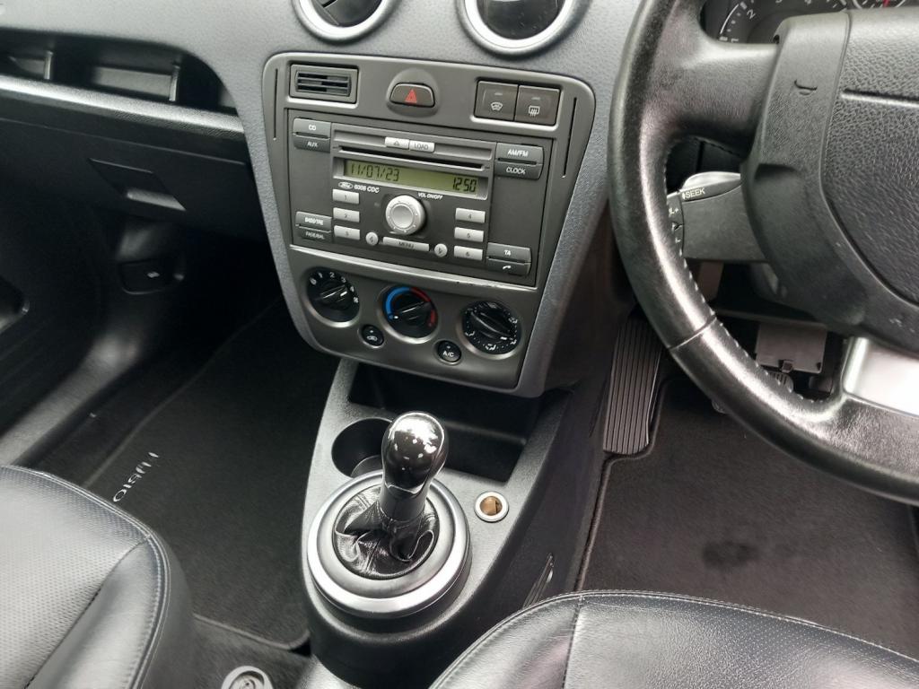 FORD FUSION