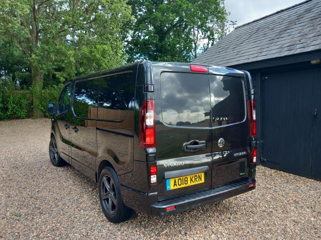 VAUXHALL VIVARO