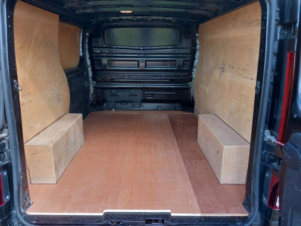 VAUXHALL VIVARO