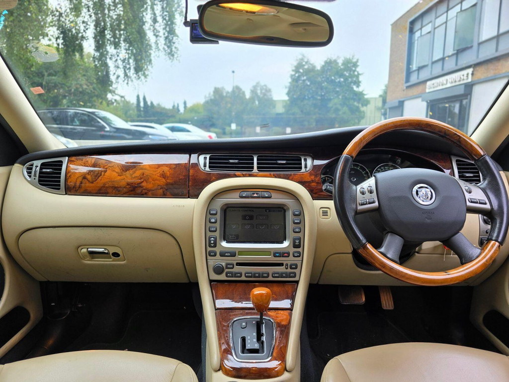 View JAGUAR X-TYPE 2.1 V6 SE SOVEREIGN AUTO PETROL ULEZ COMP 38K VERIFIED MILES BEIGE LEATHER INTERIOR AND PIPING