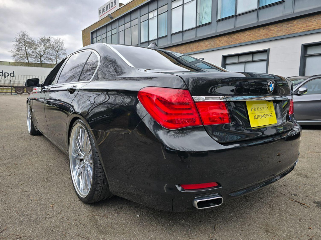 BMW 7 SERIES